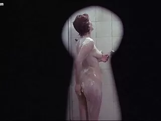 Una perra xxx completa guapa folla con su amante en un hotel