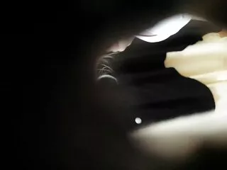 El tipo lamió el coño de la perra tetona y la acostó en la cama y videos xxxx español la folló duro