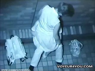 Nena inocente es follada por su padrastro lesvianas en castellano