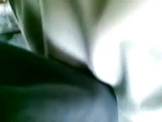 Chica se divierte con una bomba y españolas follsndo un consolador