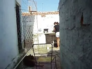 ¡Al diablo con el billar cuando tienes bolas tan grandes y exuberantes bajo tus manos, y en tus pantalones maduras españolas videos hay un taco largo y bien dirigido!