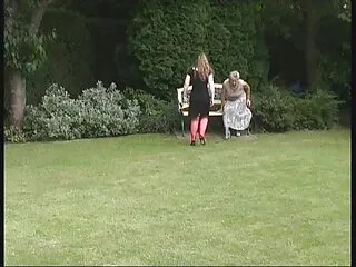 Una joven guarra se ofrece a follarla por todas las grietas, pero sería mejor empezar por el petardas hd en español ano, que ya tiene preparado.