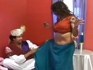 Polla enorme golpea el coño de una joven porno gratis cumlouder morena