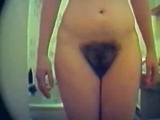 Gay chupa una polla y se porno traducido al castellano sienta en ella